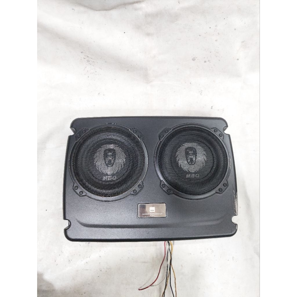 Subwoofer aktip bawah jok MBQ B-260