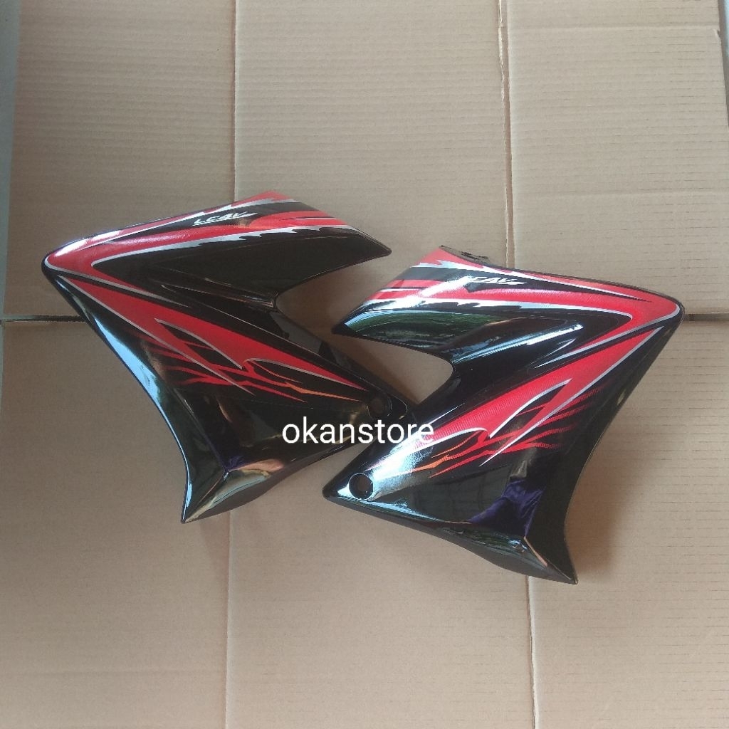 sayap tangki vixion old lama striping merah