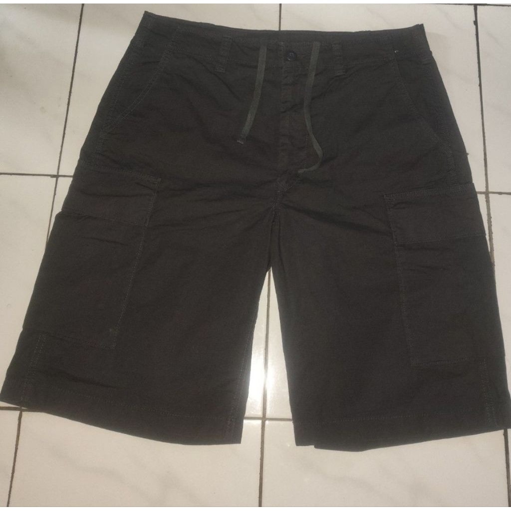 uniqlo charcoal cargo