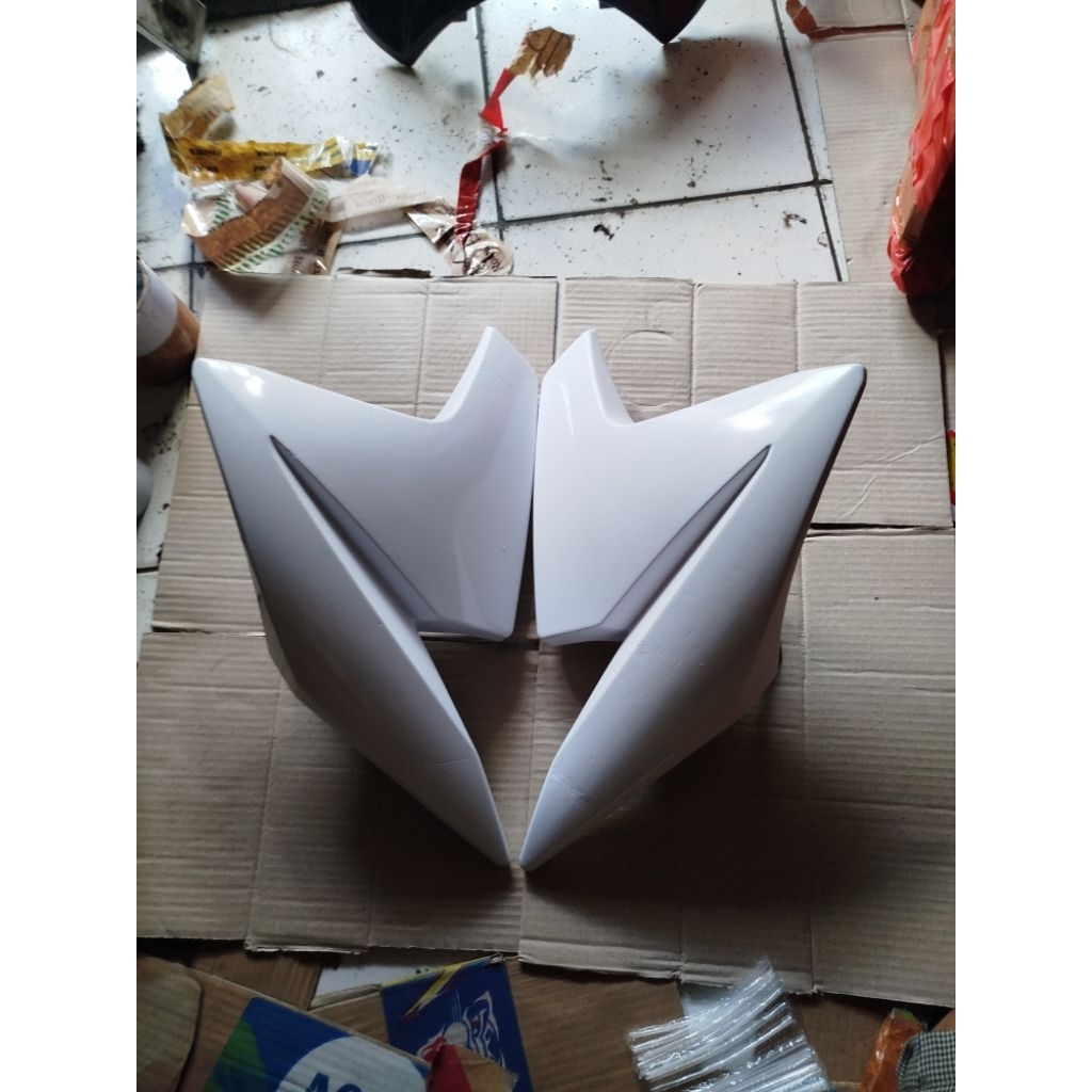 SAYAP TANGKI MOTOR YAMAHA VIXION NEW COPOTAN ORIGINAL