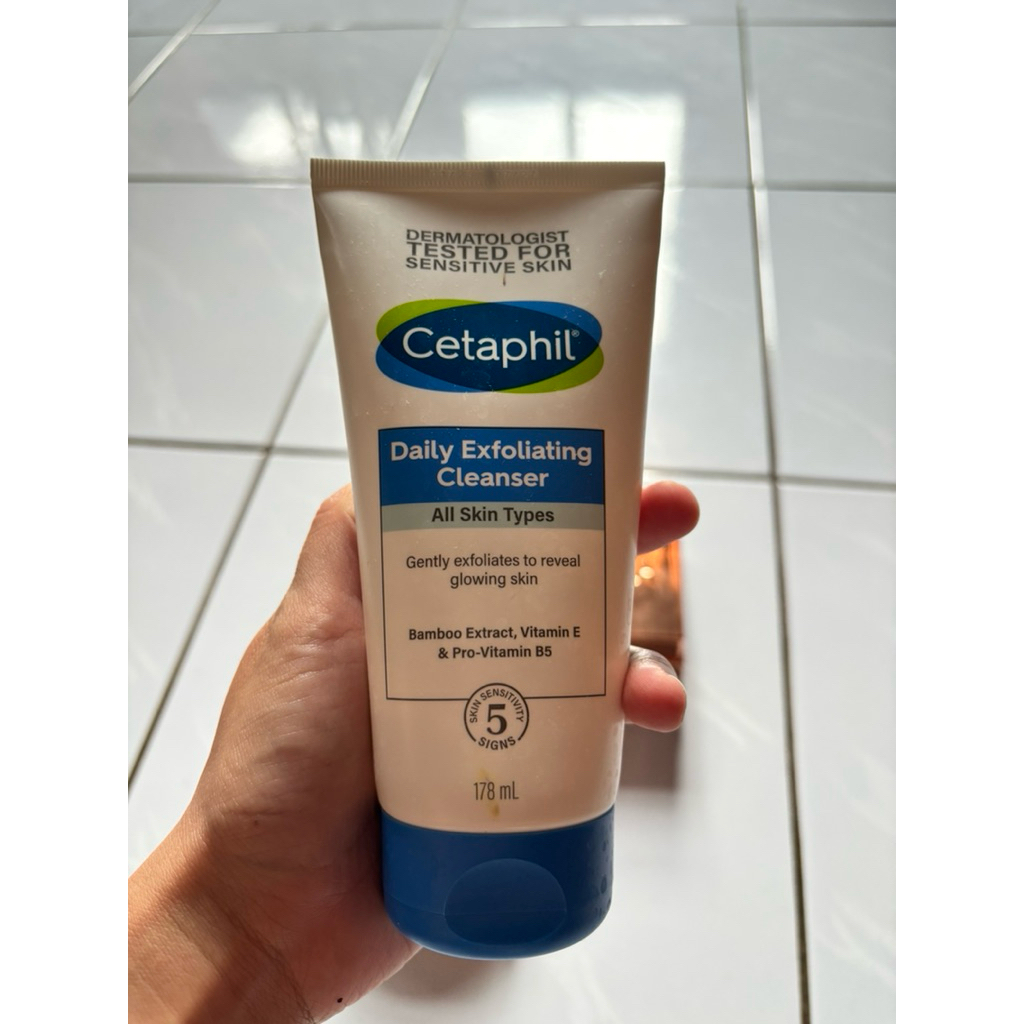 Preloved-Cetaphil Daily Exfoliating Cleanser 178ml