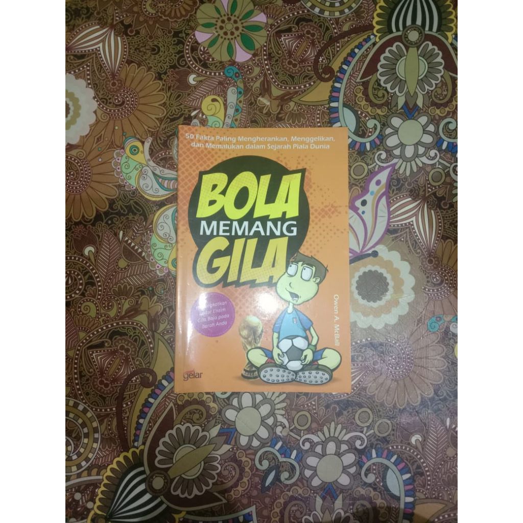 BUKU BOLA MEMANG GILA
