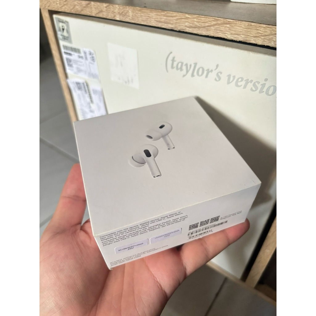 Apple Airpods Pro Gen 2 USB C / Airpods pro 2 / preloved airpods pro 2 / Airpods pro gen 2