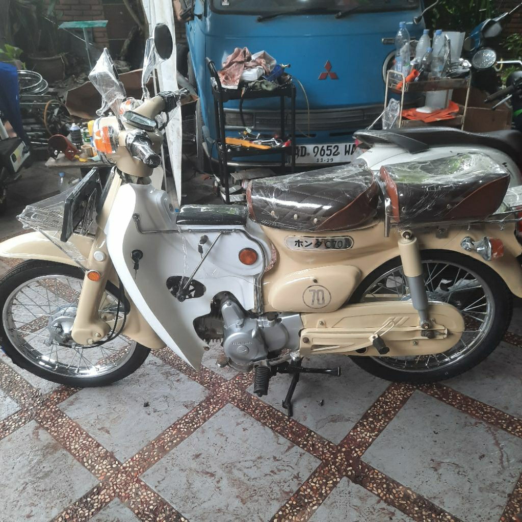 Honda c70  4speed stater elektrik basic mesin muda