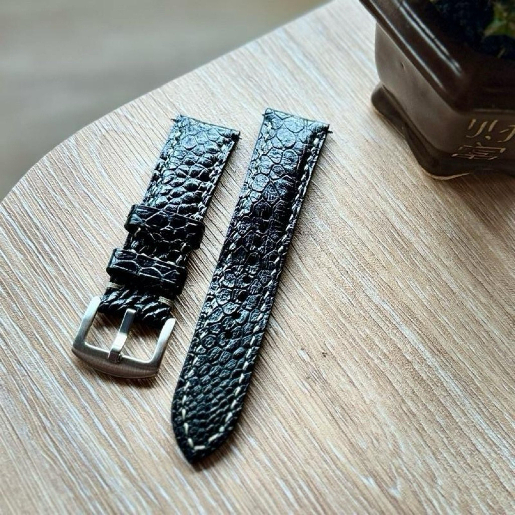 Tali jam tangan kulit ostrich. Handmade ostrich leather strap