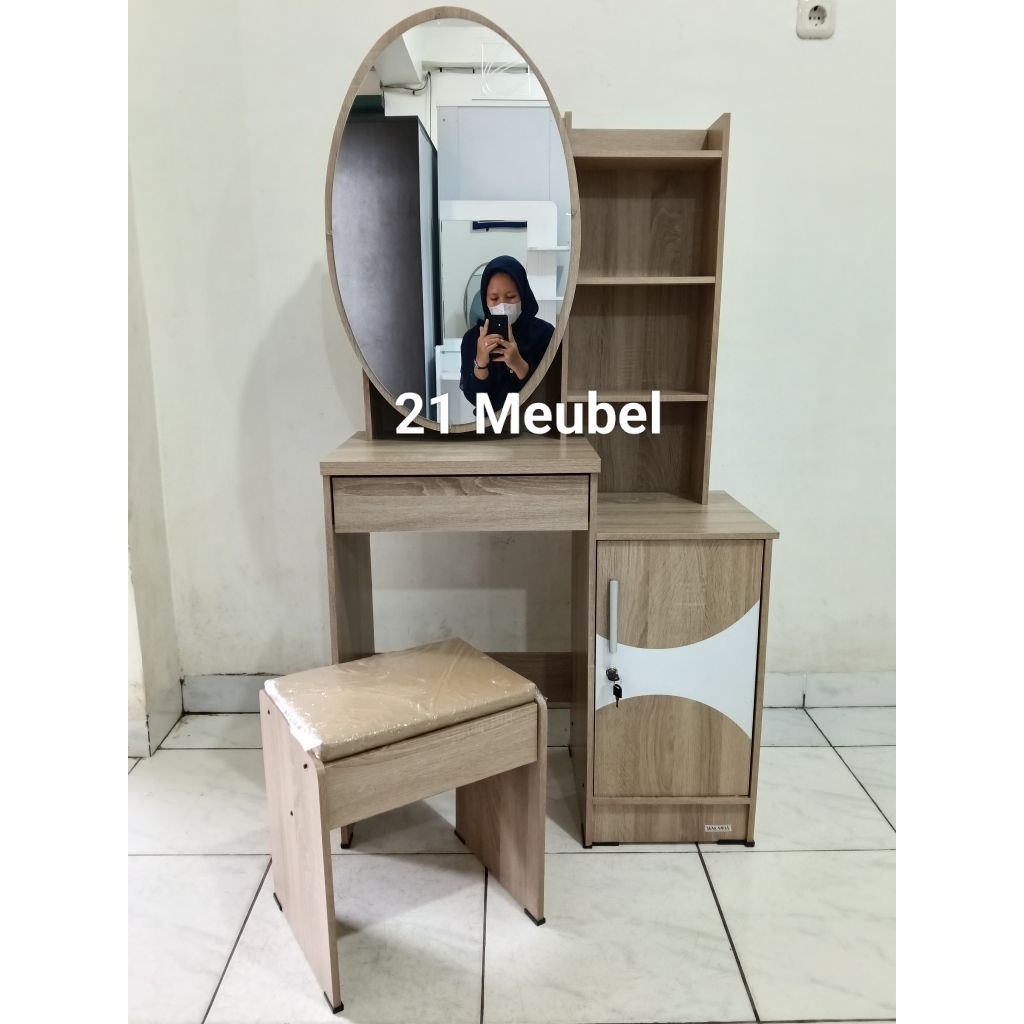 Meja Rias Mr Wakanda coklat