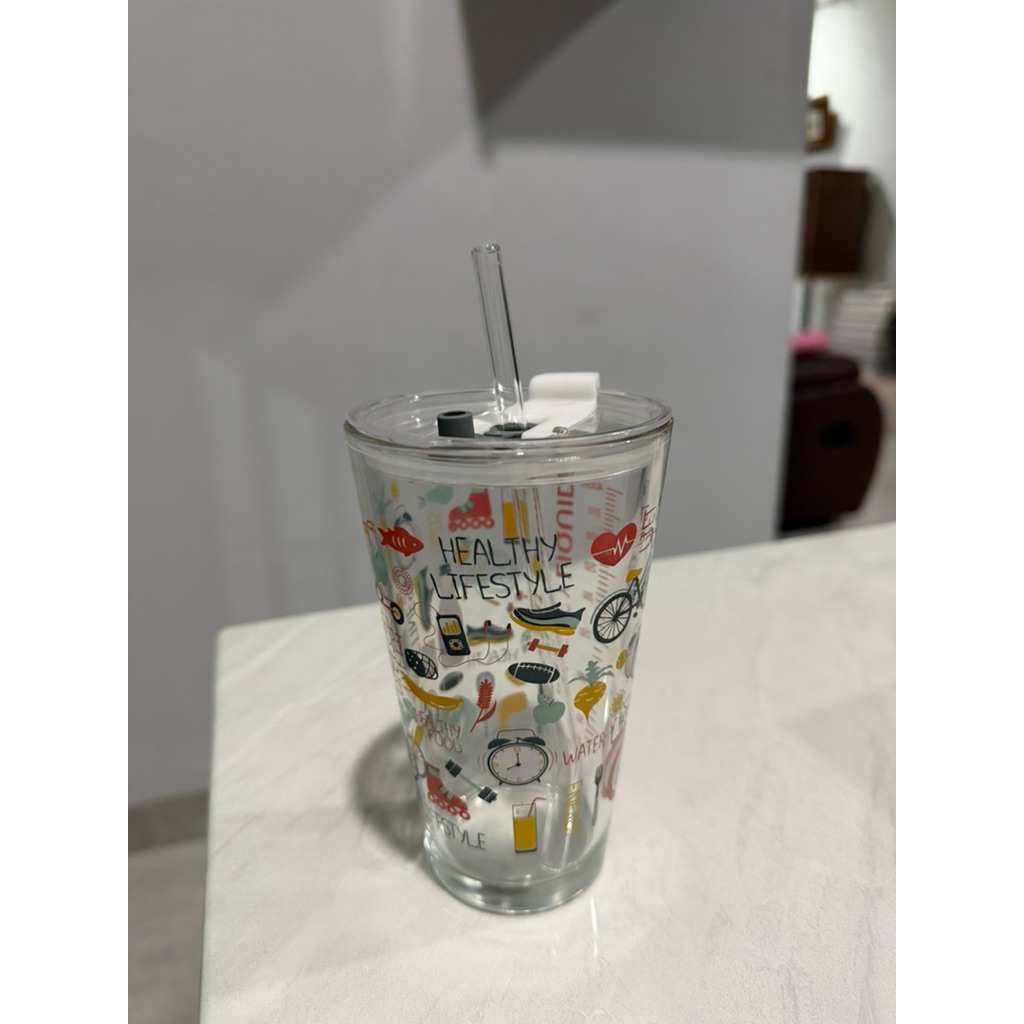 tumbler kaca sama sedotan