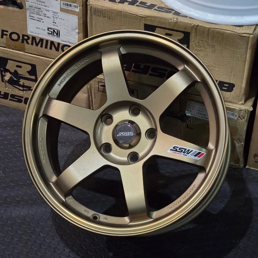 velg mobil ring 17 te37 original ssw Thailand lebar 8 et 35 velg mobil ring 17 pnp mobil Innova rebo