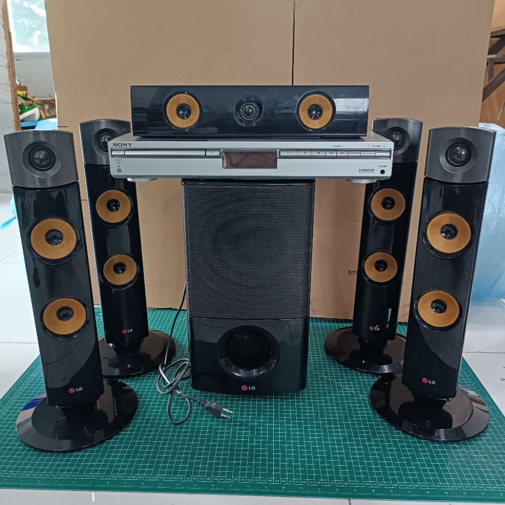 Home Theatre system Sony DVD DAV-SB500W langka dipasangkan dengan LG home theatre speaker passif set