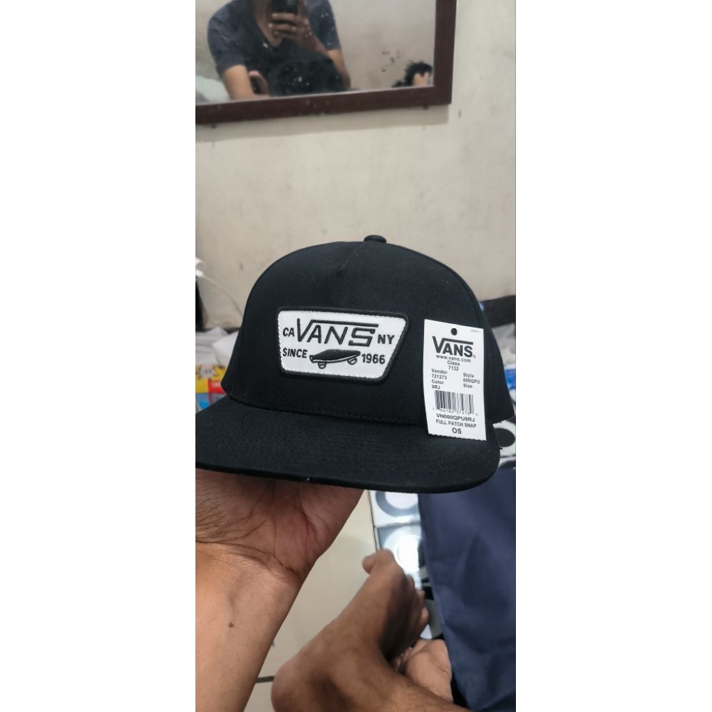 VANS FULL PATCH SNAPBACK HAT