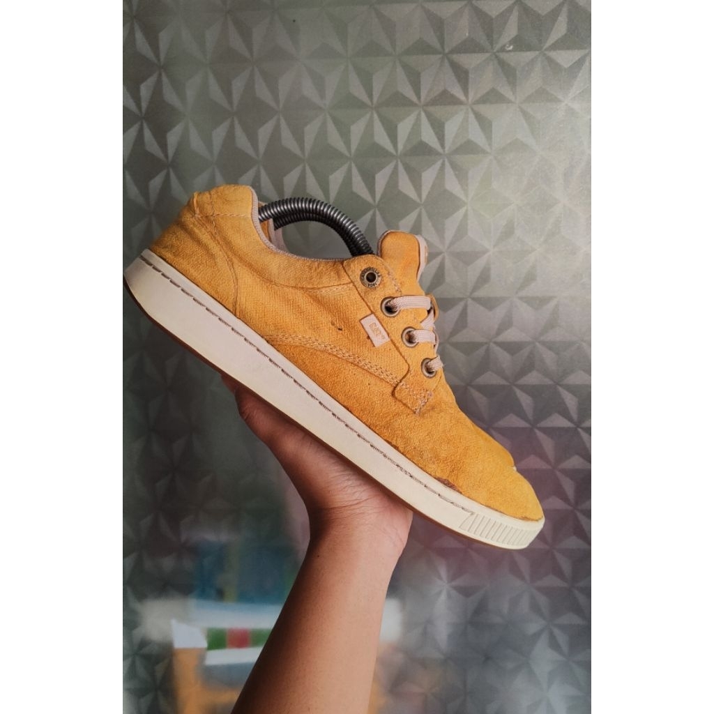 sepatu Caterpillar UK 42 second bekas preloved