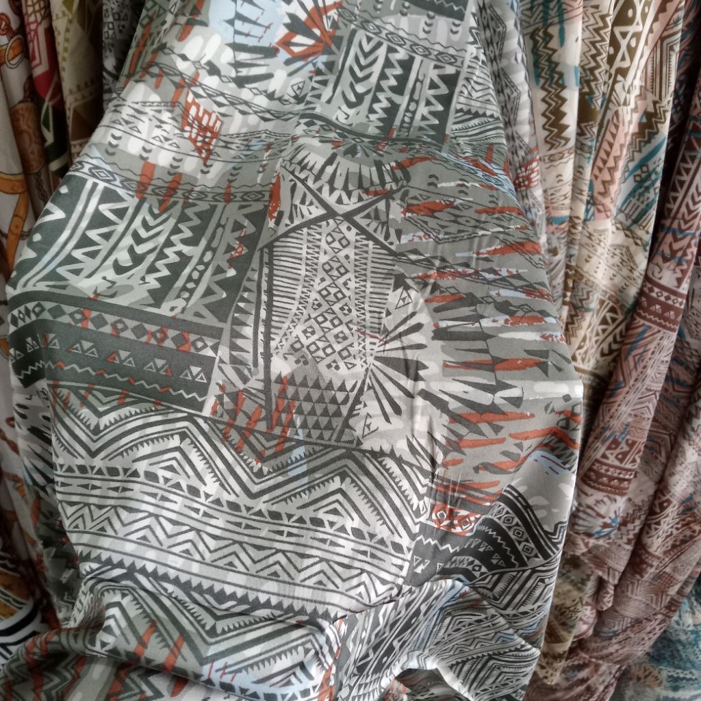 KAIN ARMANI SILK MOTIF ABSTRAK PREMIUM -ARMANI SATEN SILK HARGA/0,5M