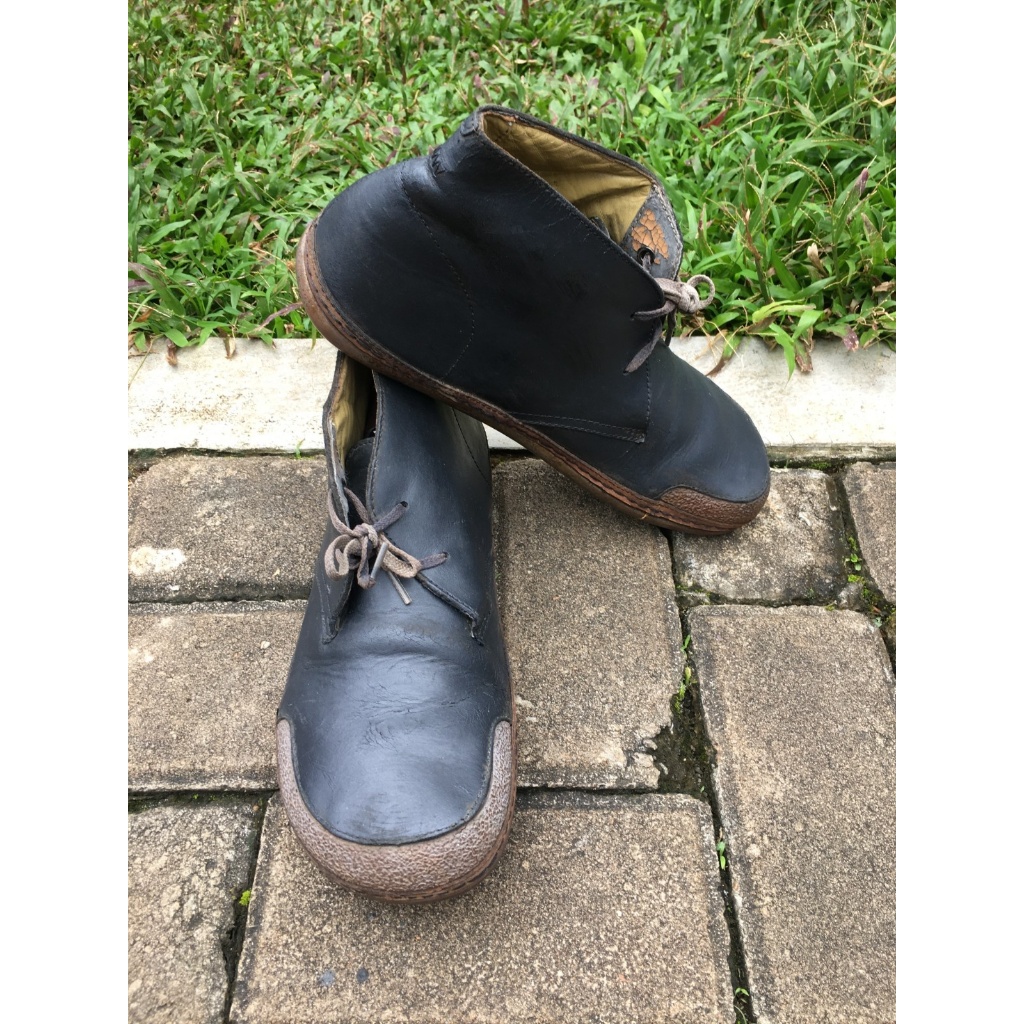Sepatu second original Boots Clarks