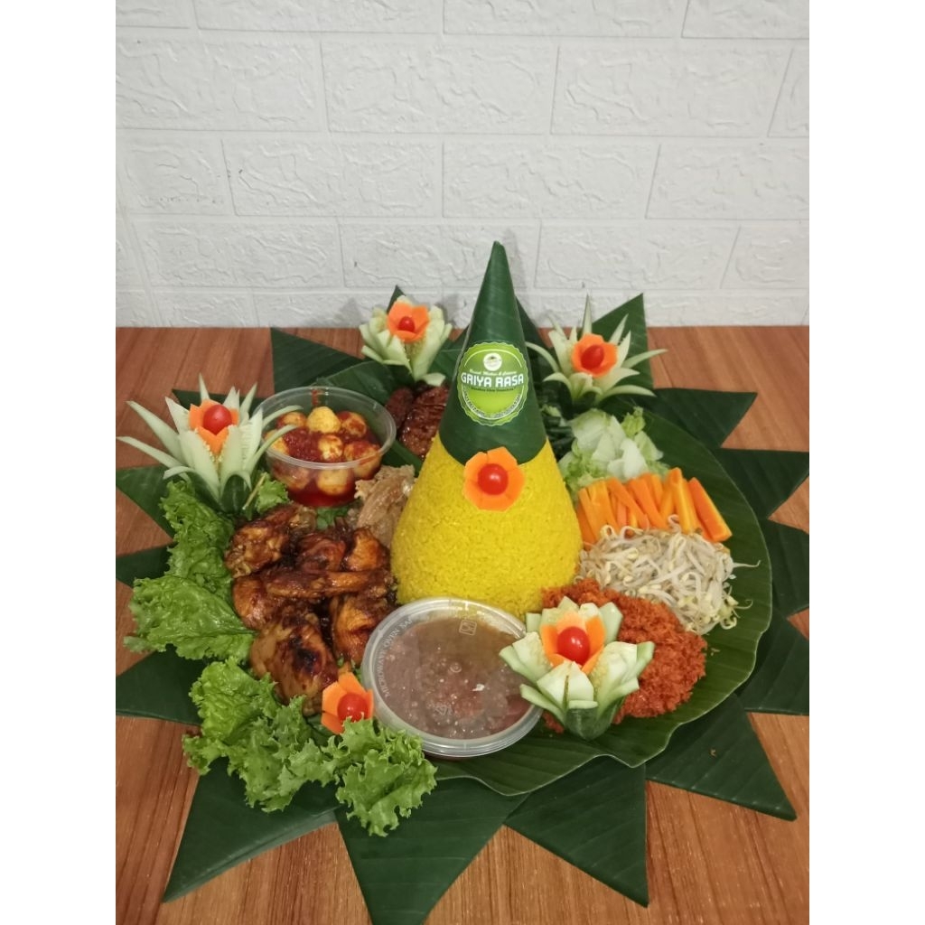 Tumpeng 8 porsi/bisa request nasi kuning/nasi gurih/palembang