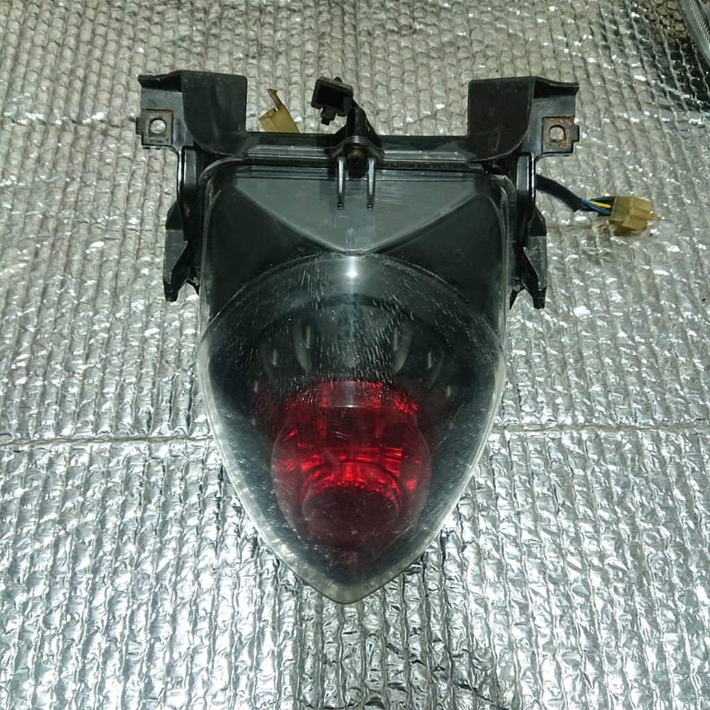 Stoplamp YAMAHA FINO FI 125 INJEKSI original Copotan
Lampu rem belakang fino fi 125 second
Lampu Sto