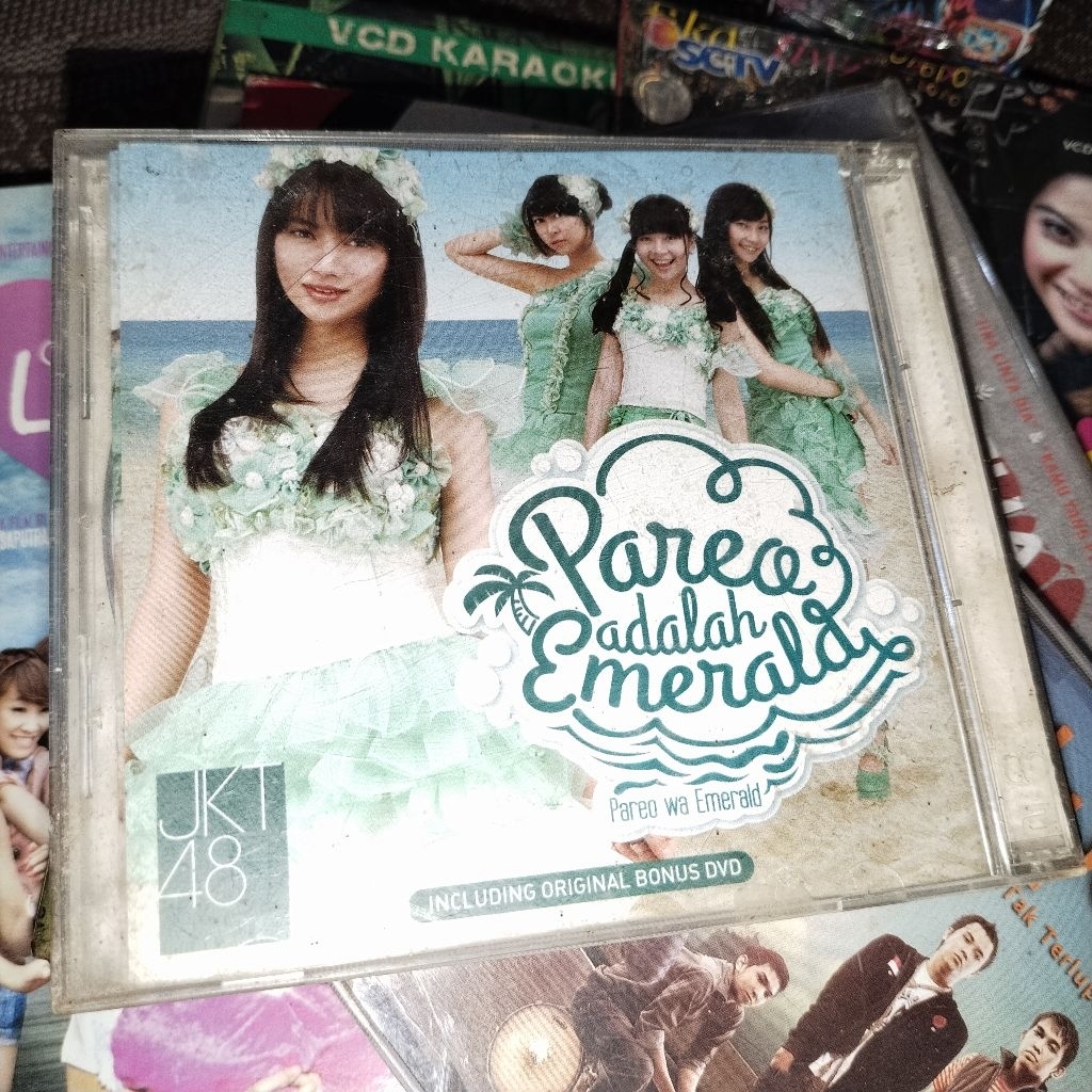 CD JKT48 Original Pareo Wa Emerald