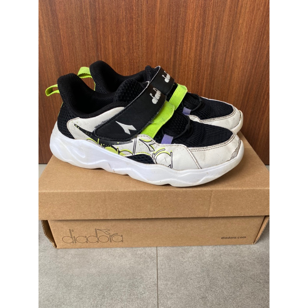 Preloved Diadora Henderson Anak Original Sepatu Second Bekas