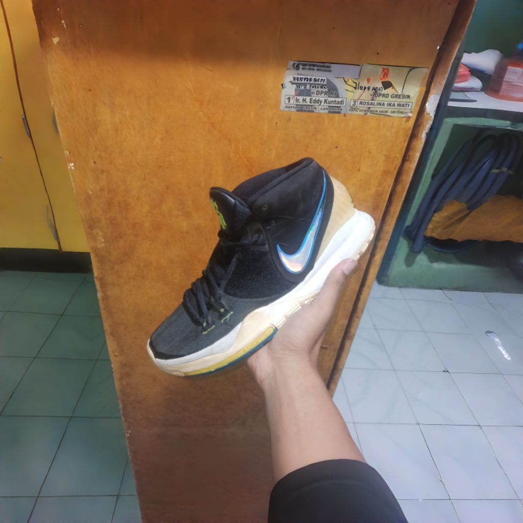 sepatu second basket Kyrie 6 size 44