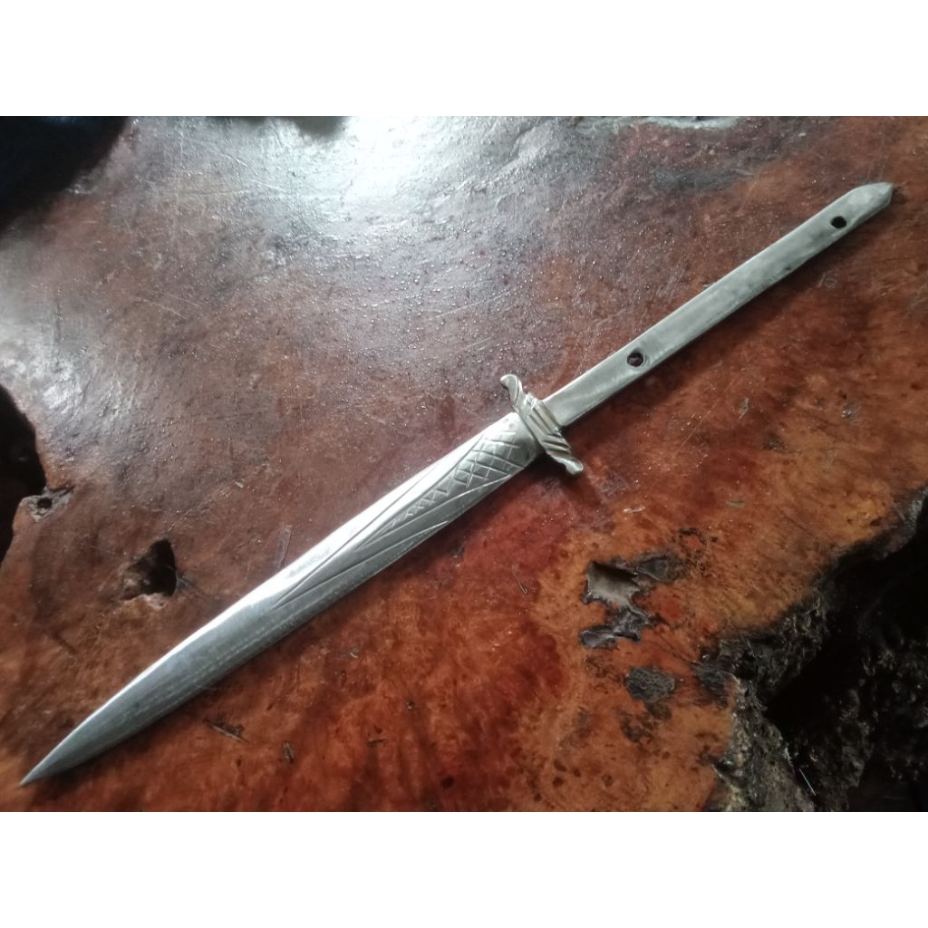 goleran pisau komando