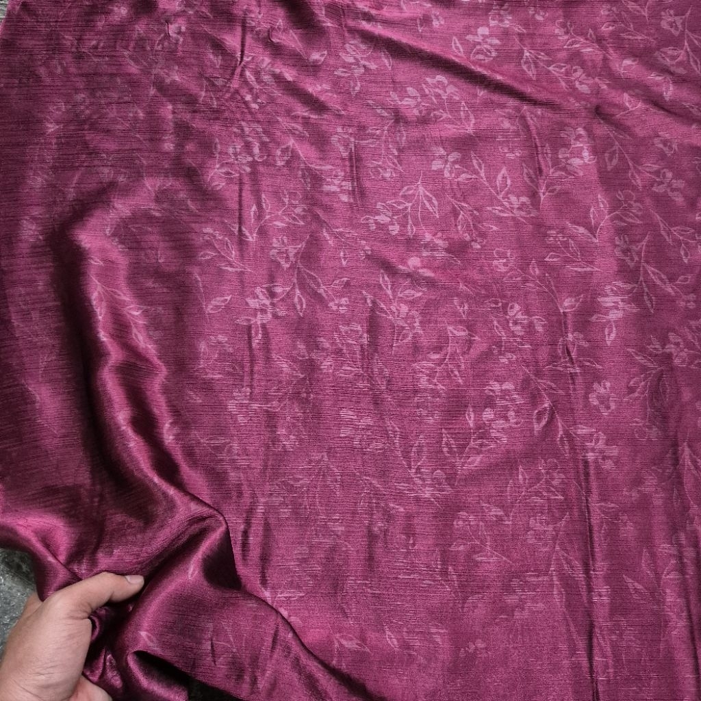 Kain Silk Embos Motif Bunga - Kain Silk Embos Premium Motif - Harga Tertera 0,5 Meter