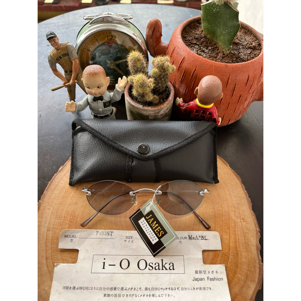 Rimless Glasses 80's Brand: JAMES Made in Italy UV Protection Frame aluminium metalic