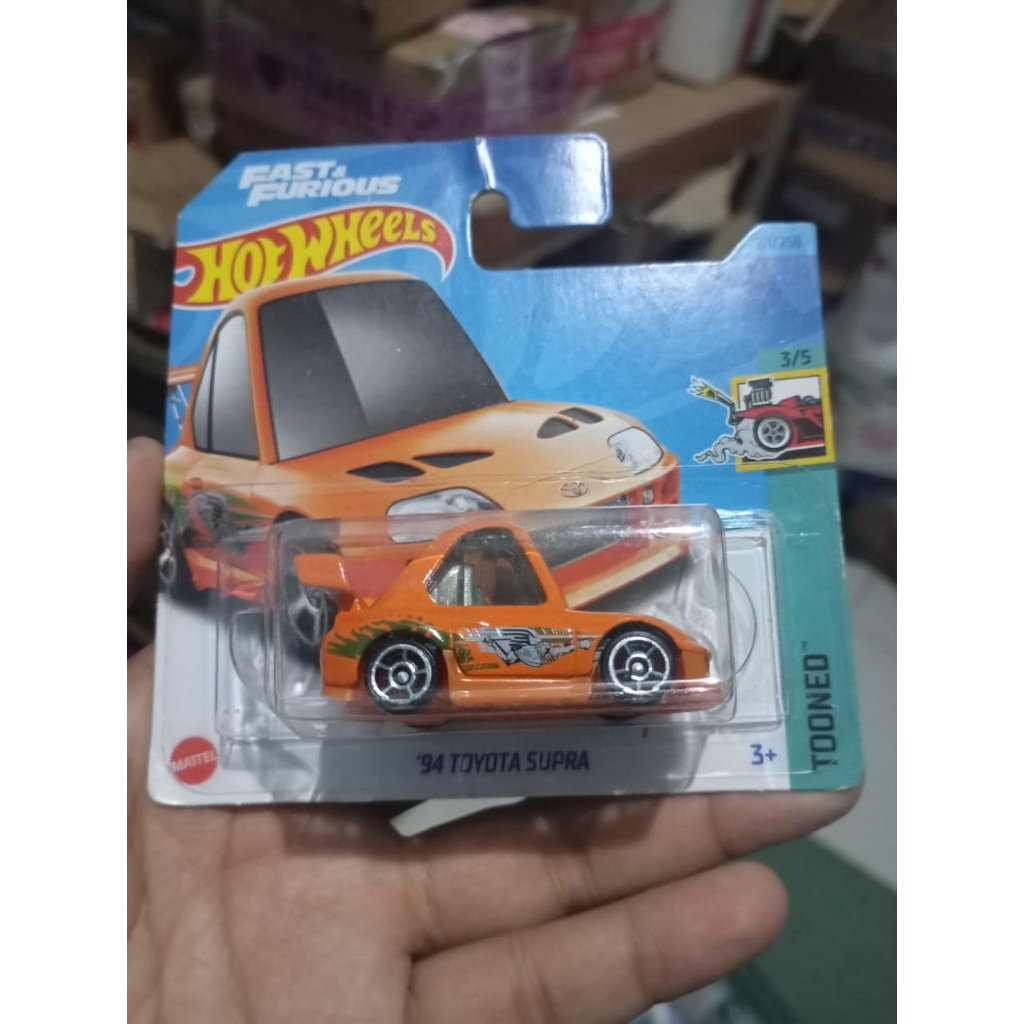 Hot Wheels Supra Oren Tooned Kerut Gantungan