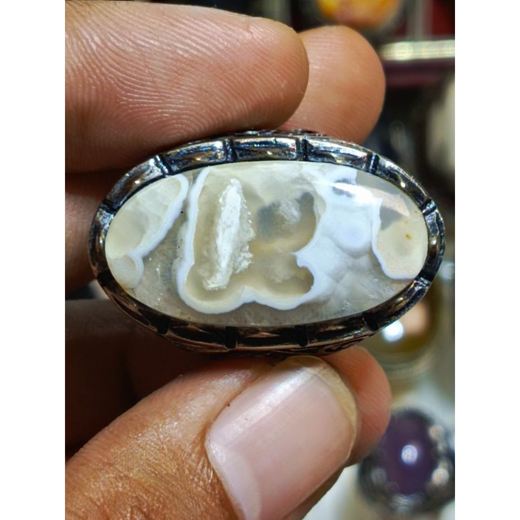 Batu akik jamal klanceng putih motif LAFADZ top Collector HQ