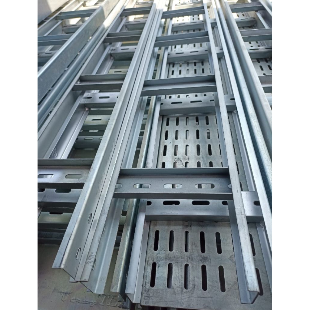 kabel ladder kabel lader tray ladder tray ukuran 300x100x3000mm tipe W elektro galvanis plat 1.8