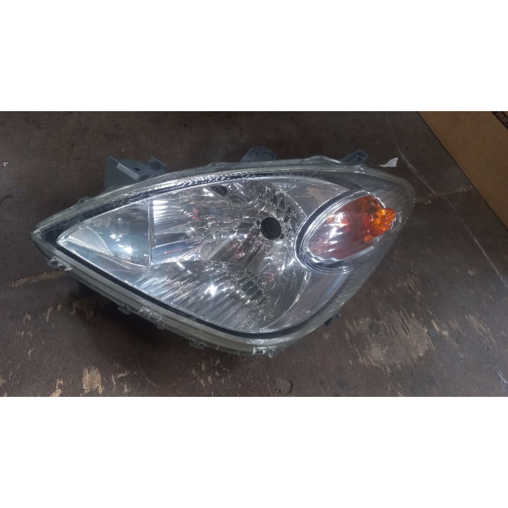 Headlamp avanza old 2004 2005 non vvti kiri