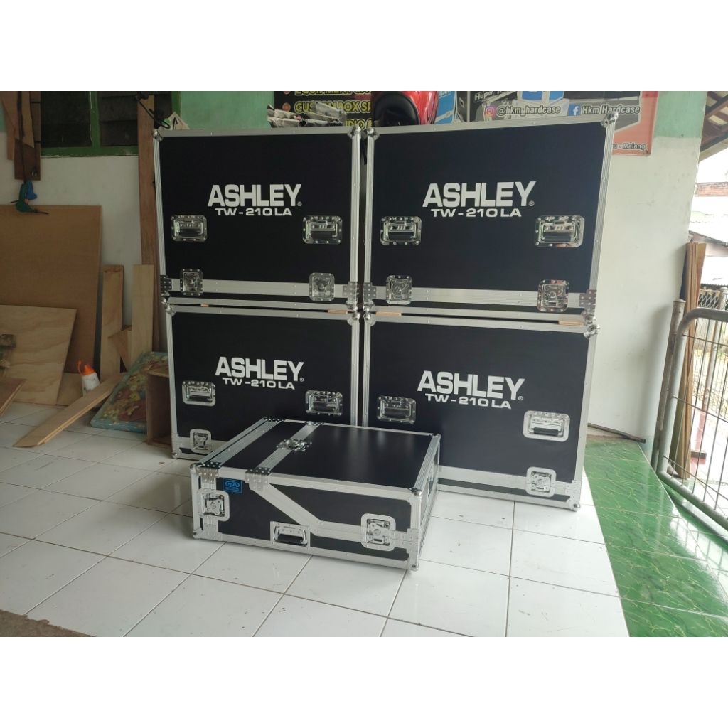 Hardcase Line Array 210