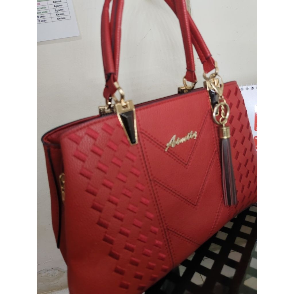 Tas wanita warna merah