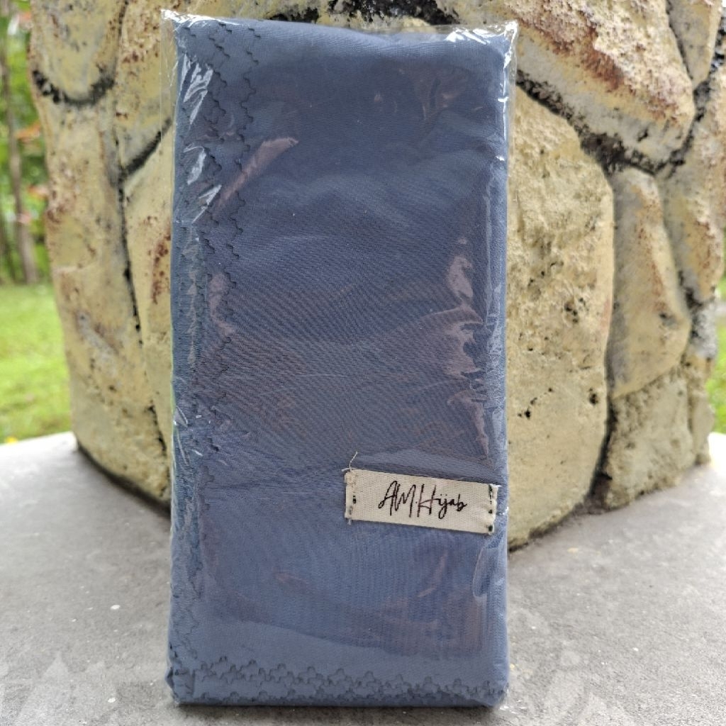 Jilbab Segi Empat Polos Laser Cut