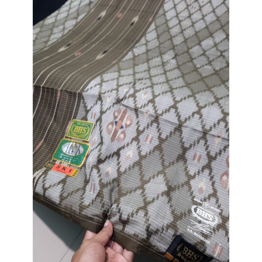 SARUNG BHS SKI GOLD SUTRA SPUNSILK 210