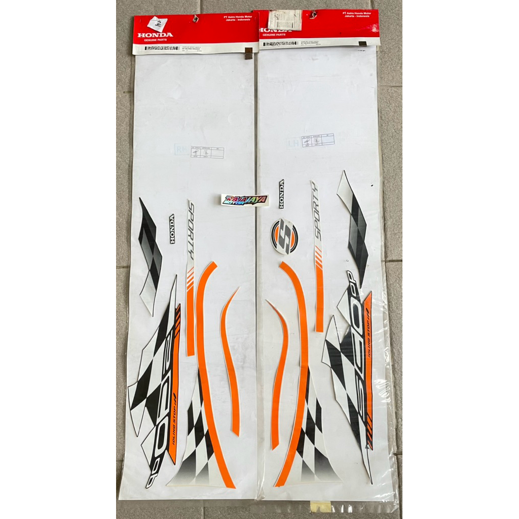 striping set sticker komplit warna hitam putih honda scoopy 2018 original hgp ahm baru new old stock
