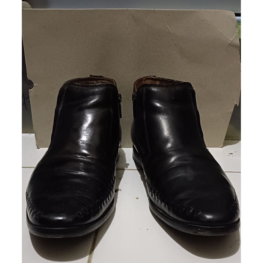 Sepatu formal boot kulit preloved Pierre Cardin