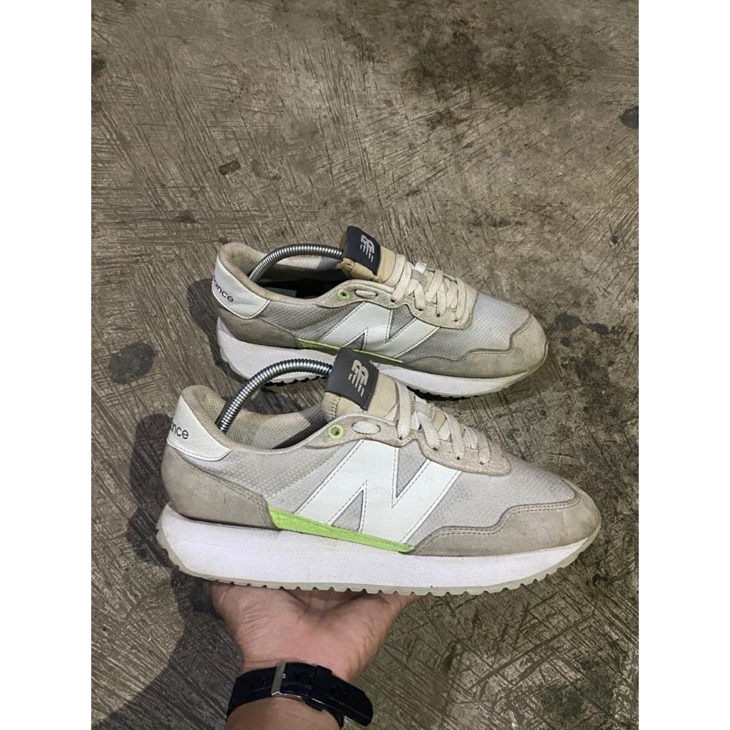 NEW BALANCE 237
