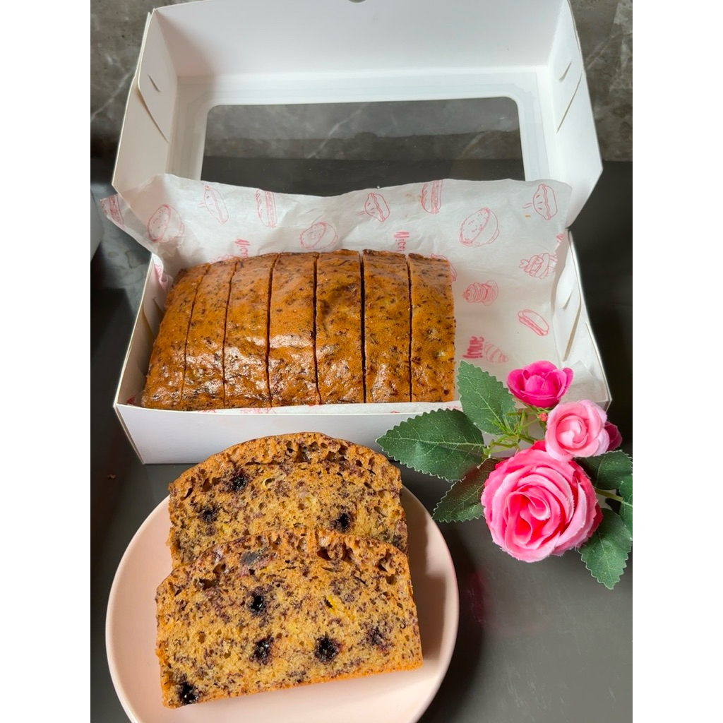 yuwibakesBOLUPISANG KUKUS,bolu pisang kukus enak uk22x11