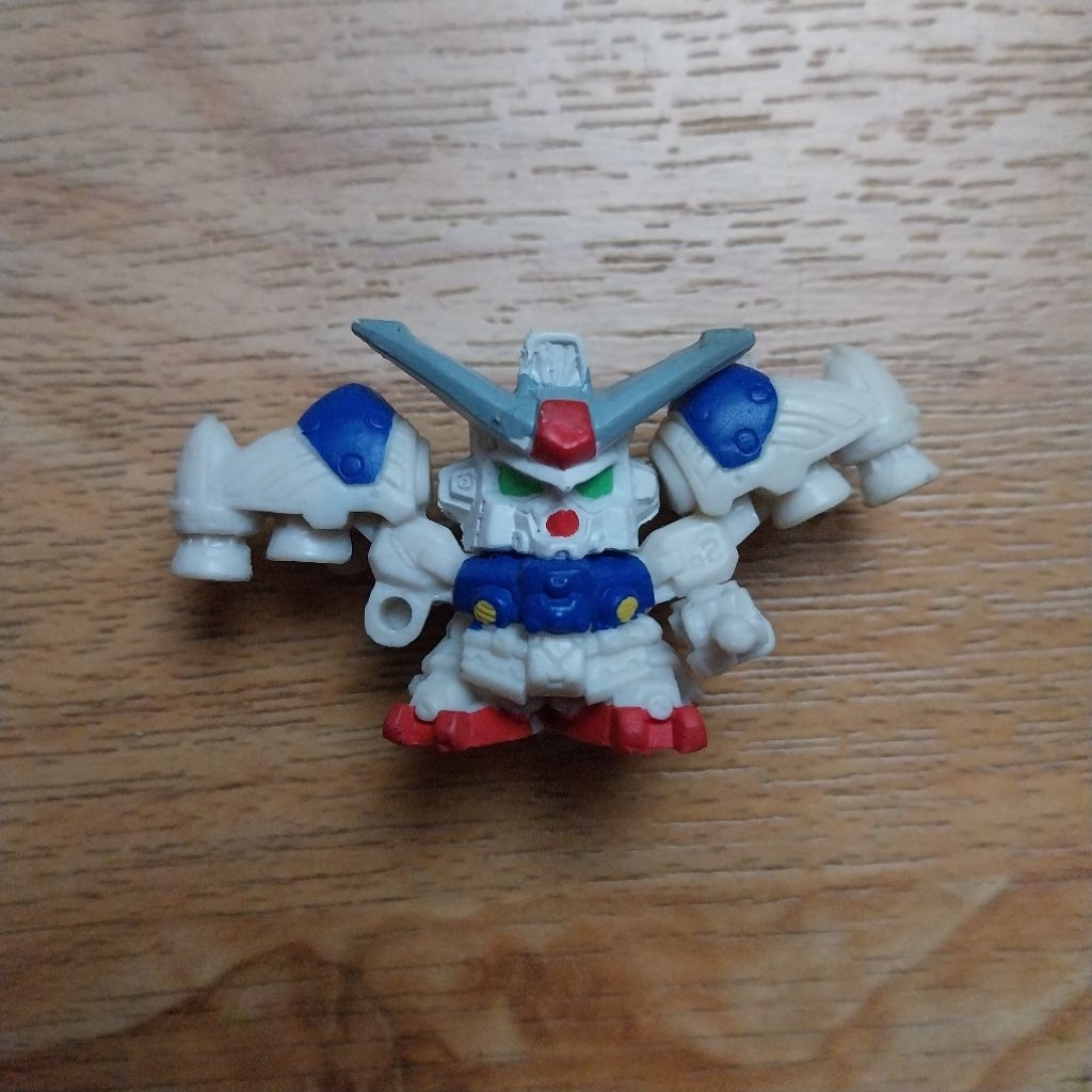 mainan gundam mini figure
