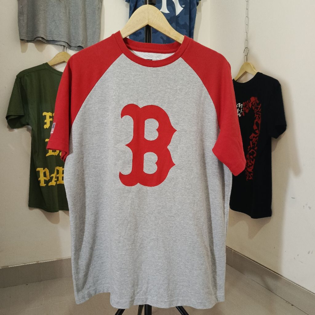 Kaos New Era Boston Red Sox Big Logo Raglan Size Fit XL