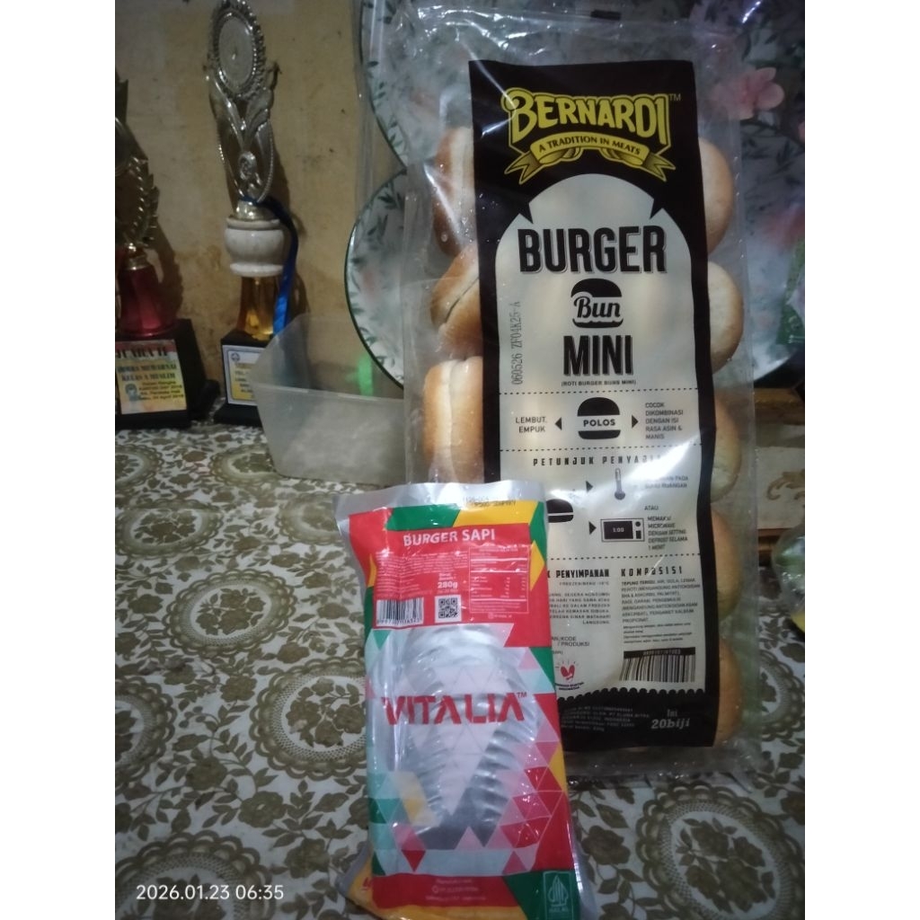 Paket Roti Burger dan Daging Vitalia