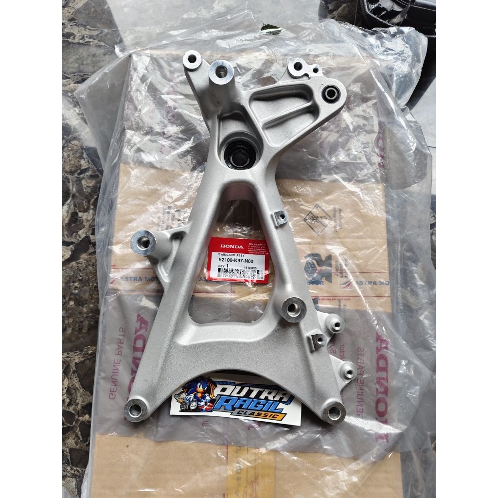 SWIM ARM DUDUKAN KENALPOT ARM KNALPOT HONDA PCX 150 K97 ORIGINAL ARM PCX 150 K97 ORIGINAL BARU