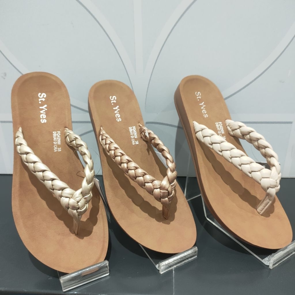 sandal wanita merk st.yves by matahari