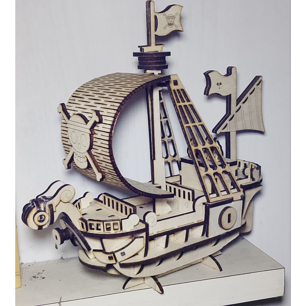Miniatur Kapal One Piece Going Merry
