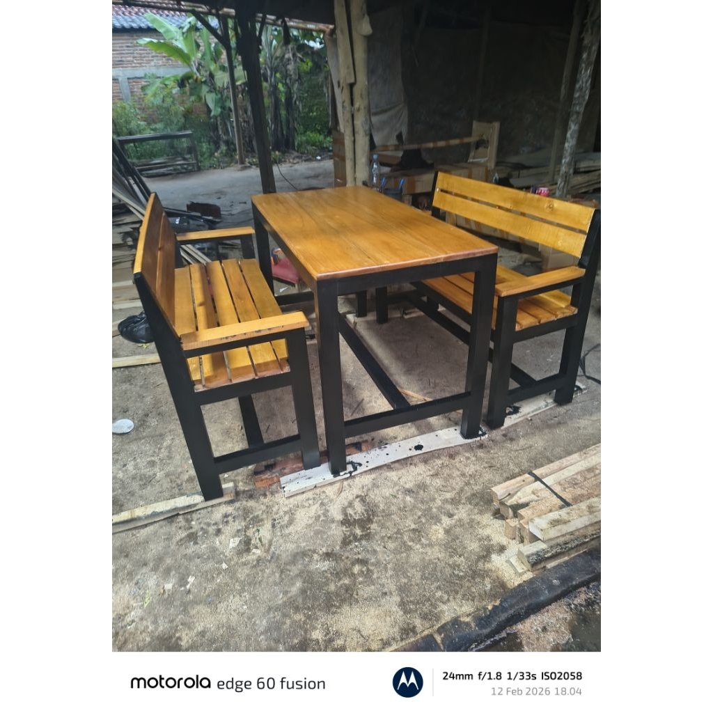 Meja Makan Kursi Sandaran Cafe Resto Kayu Minimalis