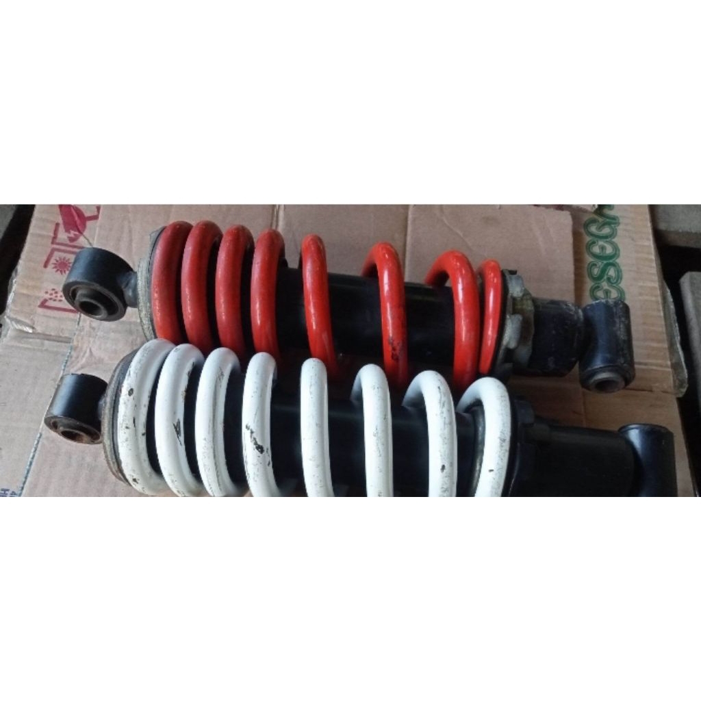 Sok belakang Sok beleker belakang Monosok bison Bison Bison old Bison new