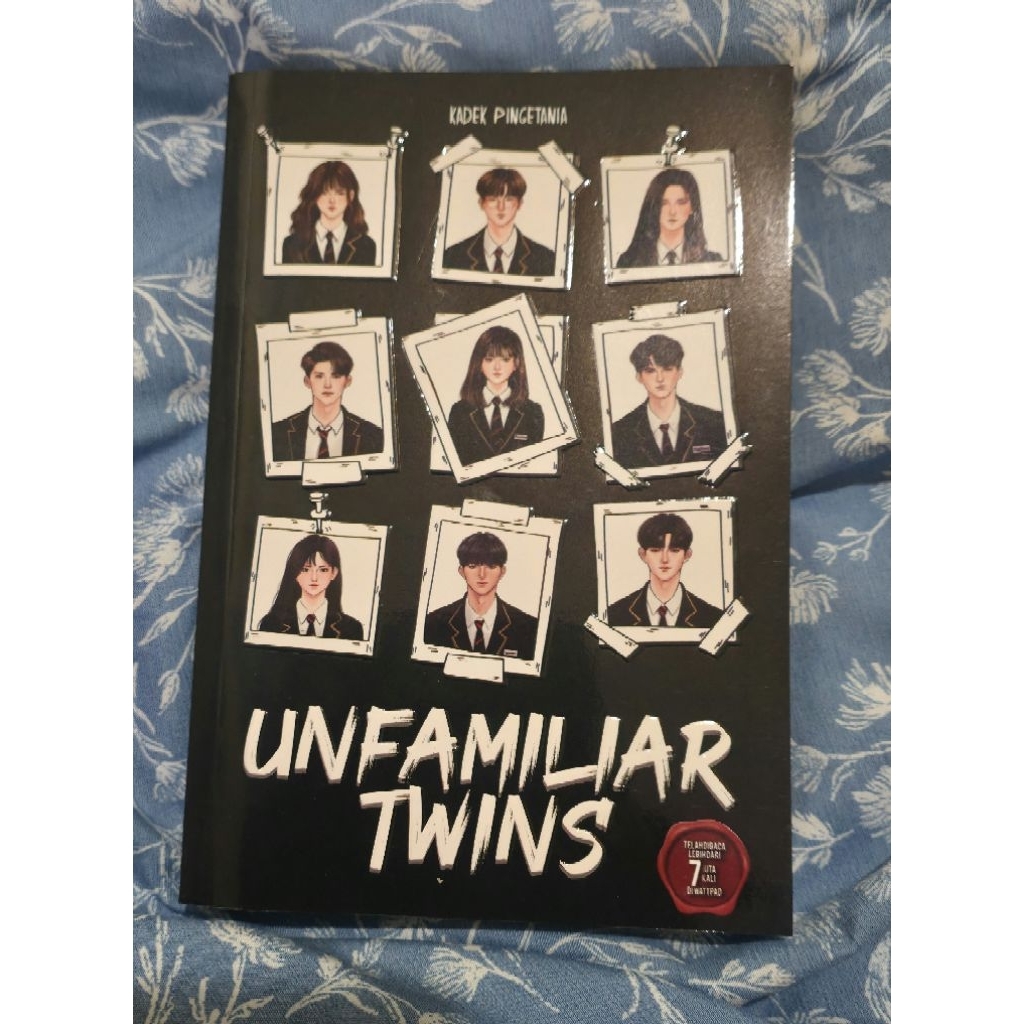 Unfamiliar twins (PRELOVED)