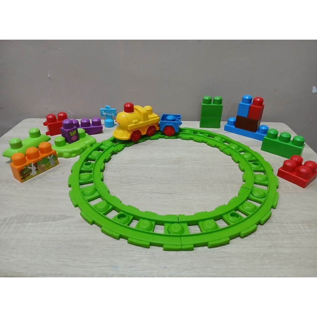 Mega Bloks Train - Mainan Kereta Api Mega Bloks