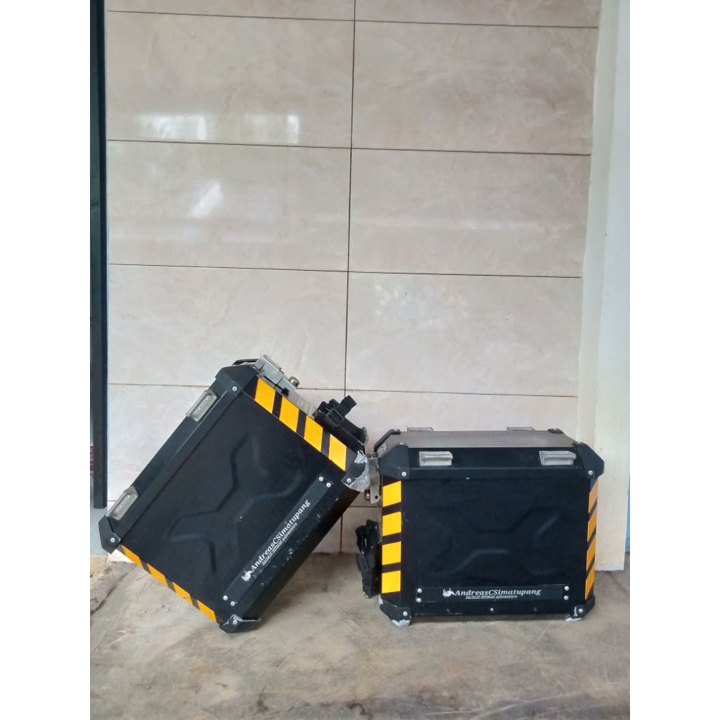 SIDE BOX BADAK HITAM ORIGINAL GOOD CONDITION
