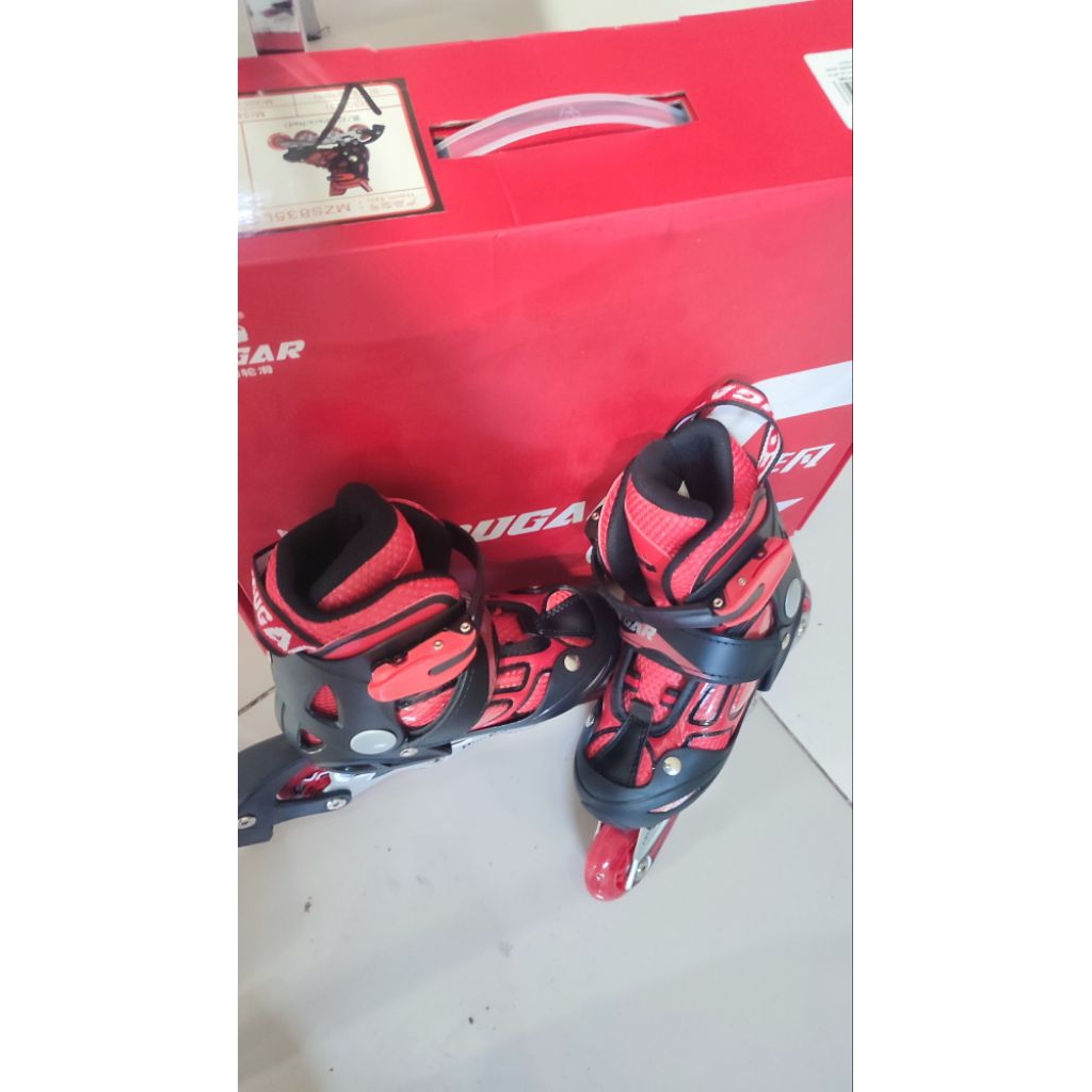 sepatu roda merek cougar