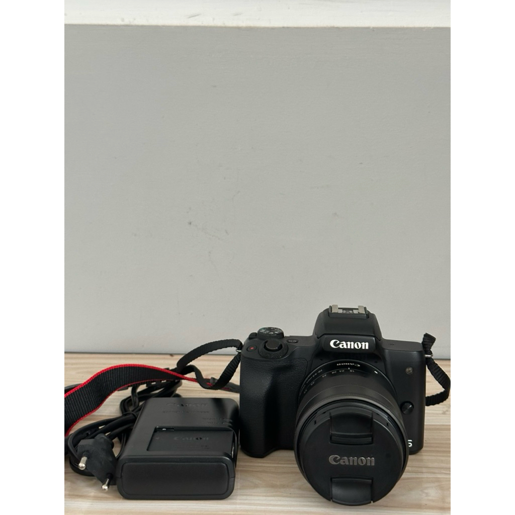 Kamera Canon M50 Kit